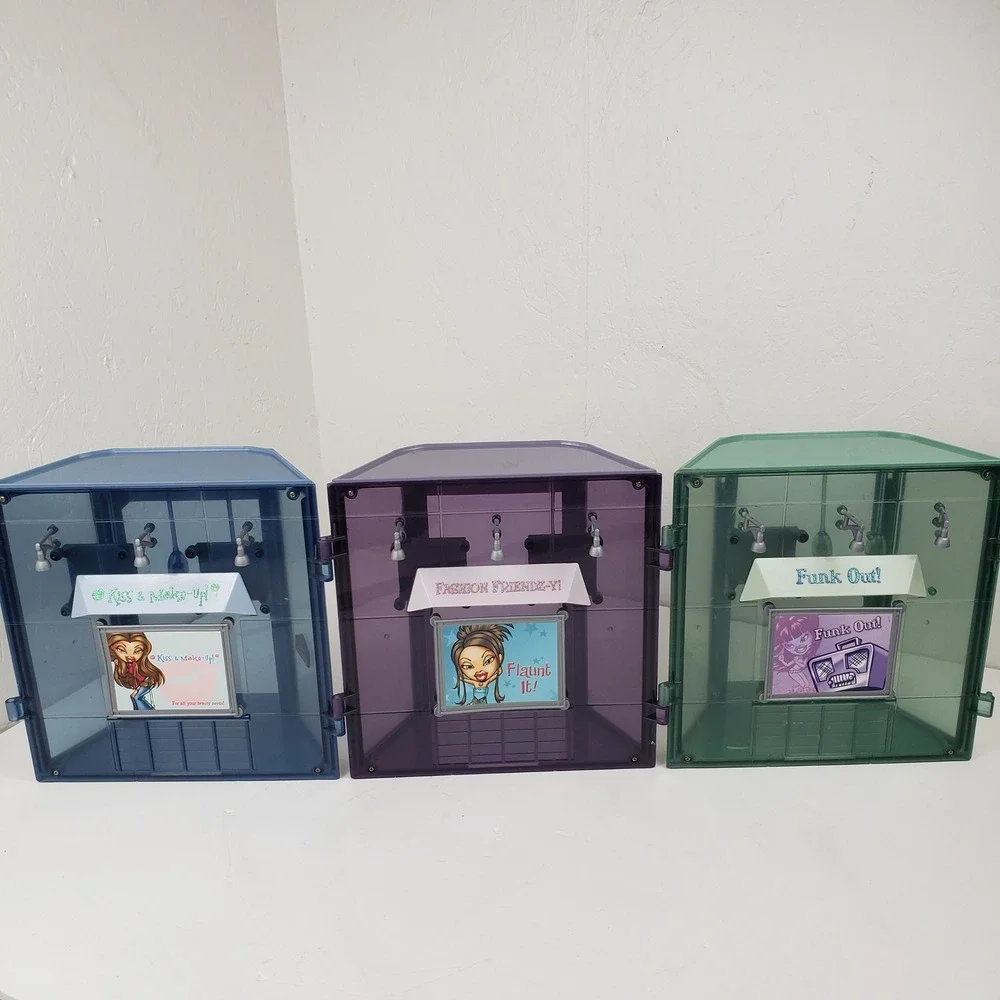 Lil Bratz Fashion Mall Playset Funk Out, Kiss & Make Up, Fashion Friend-z 2003